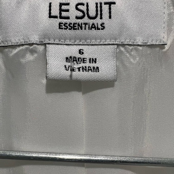 Le Suit Essentials Skirt Set - Picture 2 of 9